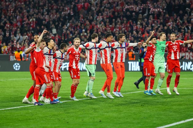Die Mannschaft des FC Bayern Muenchen jubelt nach dem Sieg,, Emotionen, GER, FC Bayern Muenchen vs. Real Madrid CF, Fussball, UEFA Champions League, Viertelfinale, Rueckspiel, Saison 2025 2026, 15.04.2026, GER, FC Bayern Muenchen vs. Real Madrid CF, Fussball, UEFA Champions League, Viertelfinale, Rueckspiel, Saison 2025 2026, 15.04.2026 Muenchen Copyright: xEibner-Pressefoto JennixMaulx EP_JML