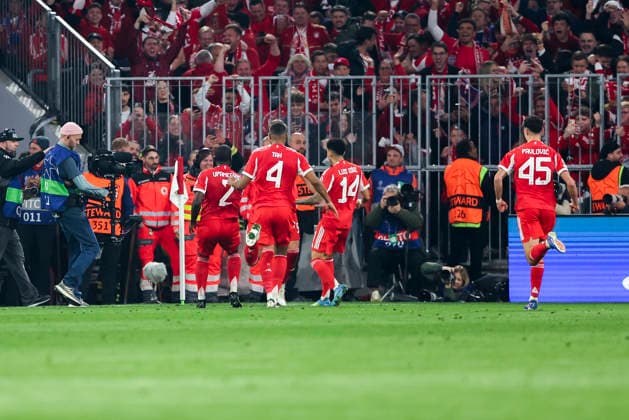 Bayern players celebrating after scoring a goal Dayot Upamecano Jonathan Tah Luis Diaz Aleksandar Pavlovic during UEFA Champions League quarterfinal game between teams of FC Bayern Munich and Real Madrid CF at Allianz Arena Germany (Grzegorz Wajda Ball Raw Images) Munich Allianz Arena Germany Copyright: xGrzegorzxWajdax grzegorzwajda_uclquarterfinalbayernreal2526__368