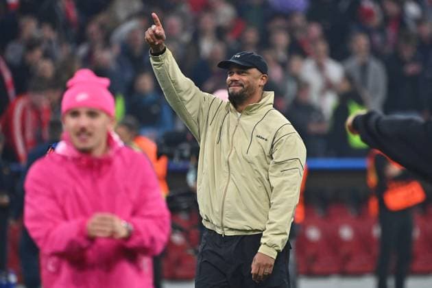 Schlussjubel Trainer Vincent KOMPANY (Bayern Muenchen), Jubel,Freude,Begeisterung, Fussball Champions League,Saison 2025 26, Viertelfinale FC Bayern-Muenchen -Real Madrid am 15.04.2026 A L L I A N Z A R E N A.