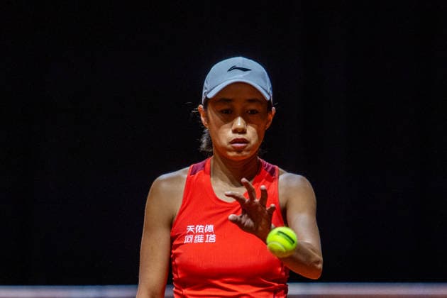 15.04.26 Porsche Tennis Grand Prix Stuttgart Deutschland, Stuttgart, 15.04.2026, Tennis, Porsche Tennis Grand Prix Stuttgart: Shuai Zhang (China).