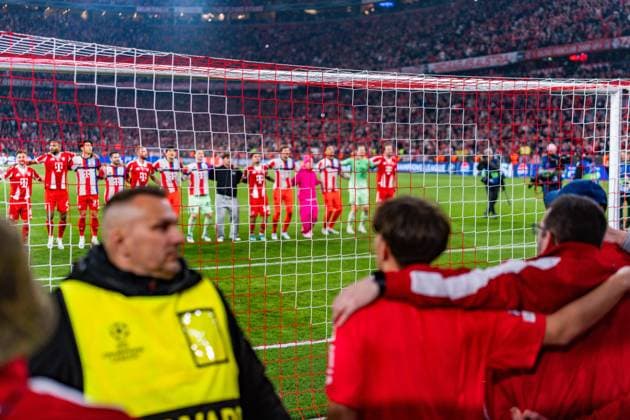 15.04.2026, FC Bayern München vs. Real Madrid, UEFA Champions League, Viertelfinale-Rückspiel Fans Jubeln mit der Mannschaft nach Abpfiff Regulations prohibit any use of photographs as image sequences and or quasi video Copyright: xBahhoxKarax