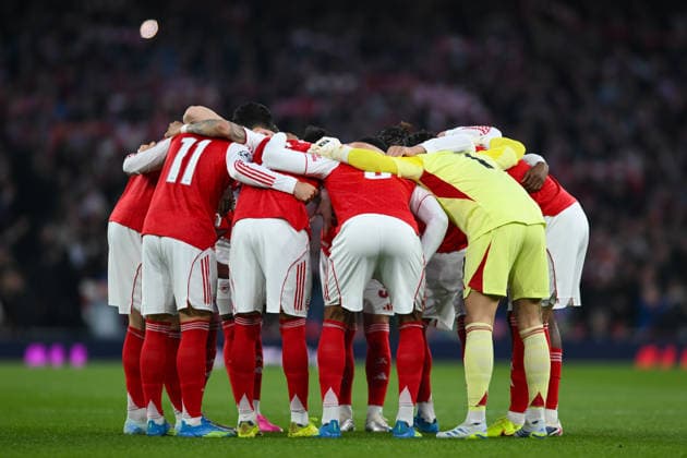 Arsenal FC huddle before the UEFA Champions League match between Arsenal and Sporting CP at the Emirates Stadium, London, England on 15 April 2026. Copyright: xPhilxHutchinsonx 44830034