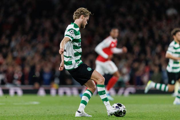 Morten Hjulmand seen during UEFA Champions League quarterfinal game between teams of Arsenal FC and Sporting CP at Emirates Stadium (Maciej Rogowski Ball Raw Images) London Emirates Stadium United Kingdom Copyright: xMaciejxRogowskix MaciejRogowskiArsenalSporting2526250