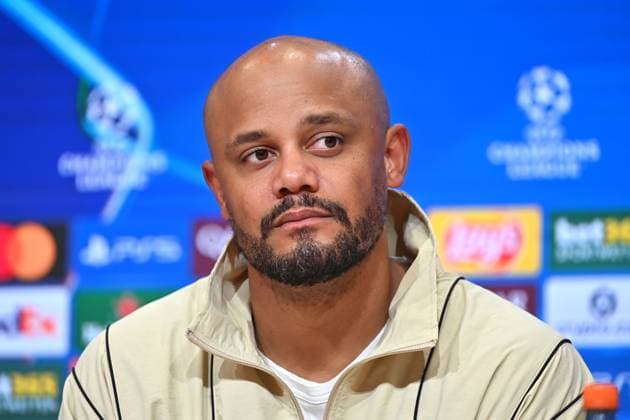 Trainer Vincent KOMPANY (Bayern Muenchen), Einzelbild,angeschnittenes Einzelmotiv,Portraet,Portrait,Porträt. PRESSEKONFERENZ. Fussball Champions League,Saison 2025 26, Viertelfinale FC Bayern-Muenchen -Real Madrid 4-3 am 15.04.2026 A L L I A N Z A R E N A.