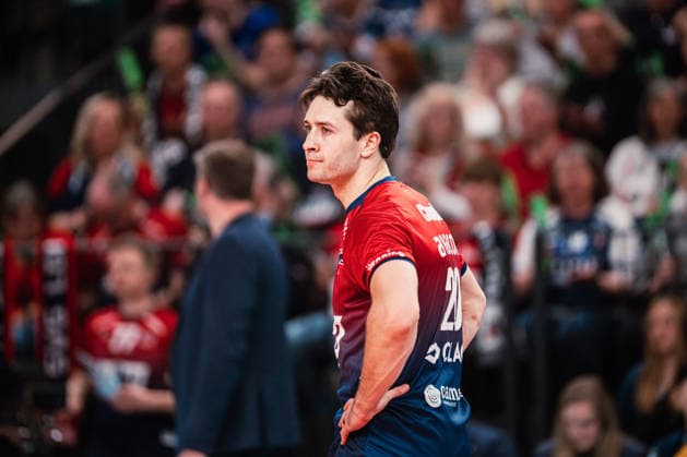 CEV Cup: SVG Lüneburg - Gas Sales Bluenergy Piacenza, 15.04.2026 Ethan Champlin (SVG Lüneburg, 20) wirkt enttäuscht; CEV Volleyball Cup, Finale, Hinspiel: SVG Lüneburg vs. Gas Sales Bluenergy Piacenza am 15.04.2026 in der LKH-Arena, Lüneburg Copyright: xBEAUTIFULxSPORTS Tonhäuserx