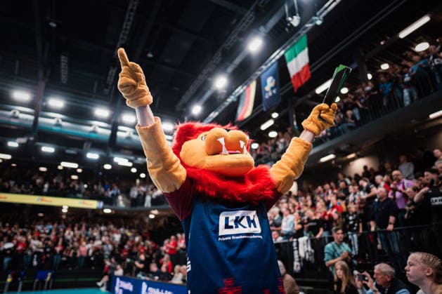 CEV Cup: SVG Lüneburg - Gas Sales Bluenergy Piacenza, 15.04.2026 Lüne Leo (Maskottchen SVG Lüneburg); CEV Volleyball Cup, Finale, Hinspiel: SVG Lüneburg vs. Gas Sales Bluenergy Piacenza am 15.04.2026 in der LKH-Arena, Lüneburg Copyright: xBEAUTIFULxSPORTS Tonhäuserx