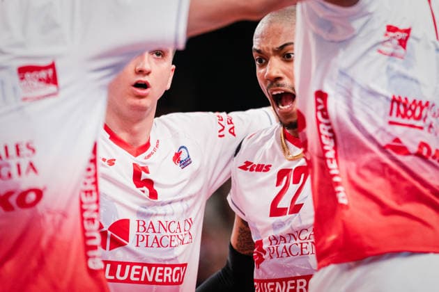 CEV Cup: SVG Lüneburg - Gas Sales Bluenergy Piacenza, 15.04.2026 Jose Miguel Gutierrez (22, Gas Sales Bluenergy Piacenza) jubelt; CEV Volleyball Cup, Finale, Hinspiel: SVG Lüneburg vs. Gas Sales Bluenergy Piacenza am 15.04.2026 in der LKH-Arena, Lüneburg Copyright: xBEAUTIFULxSPORTS Tonhäuserx