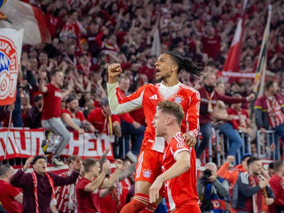 Torjubel . . . Torschuetze Bayerns 17 Michael OLISE und Bayerns 6 Joshua KIMMICH nach Tor zum 4:3. Fussball: Bayern - Real Madrid 4:3. Fußball Championsleague, FC Bayern München - Real Madrid Viertelfinale, Rueckspiel, Saison 2025-2026, am 15.04.2026 in Muenchen, A L L I A N Z A R E N A, Deutschland. Quelle Copyright Credit : Oryk HAIST