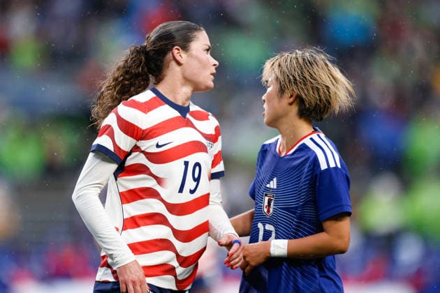SEATTLE, WA - APRIL 14: Forward Emma Sears 19 of the United States and forward Maika Hamano 17 of Japan look on during a women™s International Friendly, Länderspiel, Nationalmannschaft match between Japan and the United States on April 14, 2026 at Lumen Field in Seattle, Washington. (Photo by Henry Rodenburg Icon Sportswire) SOCCER: APR 14 Women s USA vs Japan EDITORIAL USE ONLY Icon26041412