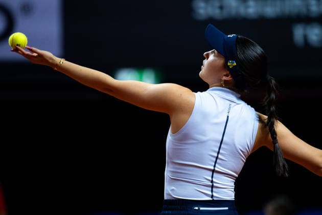 Eva Lys (Deutschland) im Bild am Ball, Eva Lys (Deutschland) vs Elina Svitolina (Ukraine), Runde 2, GER, Porsche Tennis Grand Prix Stuttgart, WTA, Tennis Damen 500, 15.04.2026 GER, Porsche Tennis Grand Prix Stuttgart, WTA 500, 15.04.2026 Stuttgart Copyright: xEibner-Pressefoto Memmlerx EP_MMR