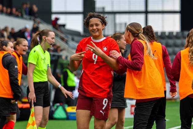 Fussball: Europa: UEFA U19 Europameisterschaft Frauen 2026 - Qualifikation, 15.04.2026 - Schweiz U19 Frauen vs. England U19 Frauen - Stadion Tissot Arena (Biel Bienne, Schweiz); Torjubel Emanuela Pfister (Schweiz, 9) Biel Bienne Tissot Arena Bern Schweiz Copyright: xAmiirxAmedjouax