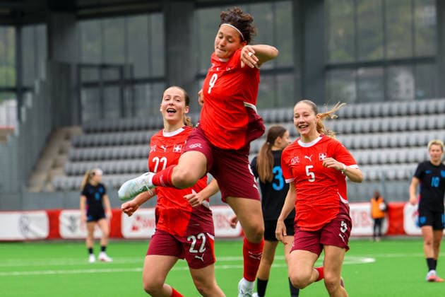 Fussball: Europa: UEFA U19 Europameisterschaft Frauen 2026 - Qualifikation, 15.04.2026 - Schweiz U19 Frauen vs. England U19 Frauen - Stadion Tissot Arena (Biel Bienne, Schweiz); Torjubel Emanuela Pfister (Schweiz, 9) Biel Bienne Tissot Arena Bern Schweiz Copyright: xAmiirxAmedjouax
