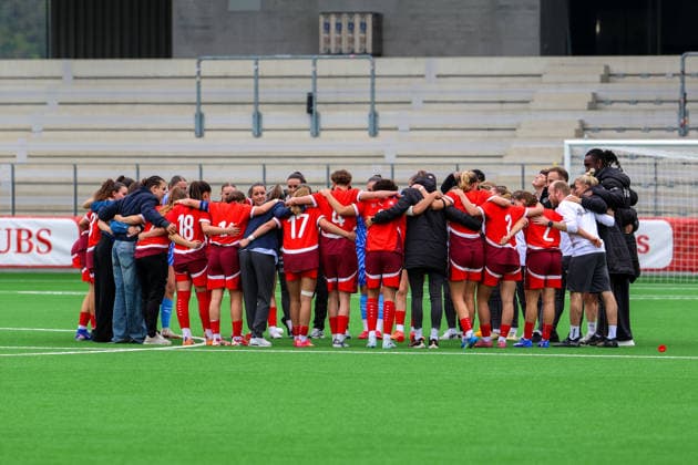 Fussball: Europa: UEFA U19 Europameisterschaft Frauen 2026 - Qualifikation, 15.04.2026 - Schweiz U19 Frauen vs. England U19 Frauen - Stadion Tissot Arena (Biel Bienne, Schweiz); Teambild Schweiz Frauen U19 Biel Bienne Tissot Arena Bern Schweiz Copyright: xAmiirxAmedjouax