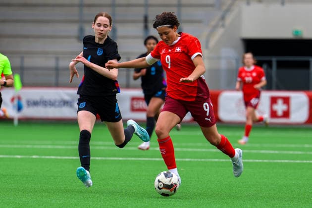 Fussball: Europa: UEFA U19 Europameisterschaft Frauen 2026 - Qualifikation, 15.04.2026 - Schweiz U19 Frauen vs. England U19 Frauen - Stadion Tissot Arena (Biel Bienne, Schweiz); Emanuela Pfister (Schweiz, 9) Biel Bienne Tissot Arena Bern Schweiz Copyright: xAmiirxAmedjouax