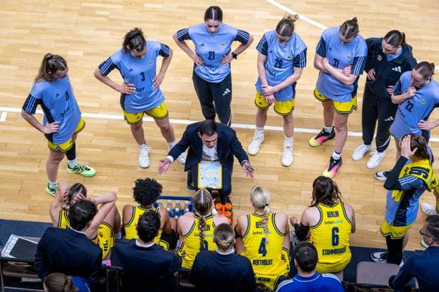Basketball Berlin 15.04.2026 DBBL 1. Bundesliga Saison 2025 2026 Playoffs Halbfinale Spiel 3 Alba Berlin - Rutronik Stars Keltern Cristo Cabrera (Alba, Trainer)