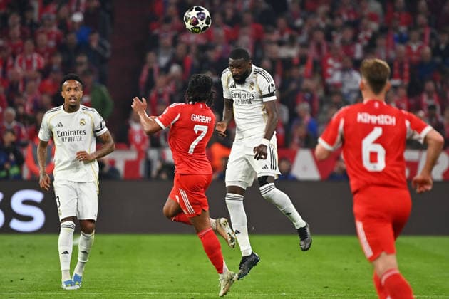 Antonio RUEDIGER (Real Madrid), Aktion,Zweikampf gegen Serge GNABRY (FC Bayern Muenchen). Fussball Champions League,Saison 2025 26, Viertelfinale FC Bayern-Muenchen -Real Madrid 4-3 am 15.04.2026 A L L I A N Z A R E N A.