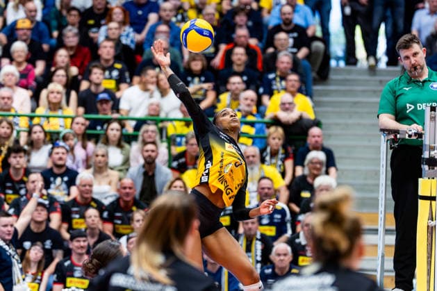 15.04.2026, GER, Volleyball, 1.Bl, Frauen, Saison 25 26, Finale PlayOff (Best of 5), VfB 91 Suhl Lotto Thueringen - Dresdner SC Sanaa Dotson (VfB 91 Suhl Lotto Thueringen) 98527 Suhl Sporthalle Wolfsgrube Thüringen Deutschland
