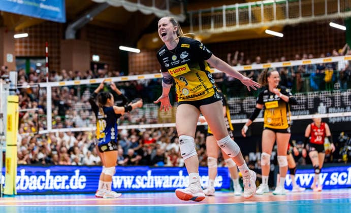 15.04.2026, GER, Volleyball, 1.Bl, Frauen, Saison 25 26, Finale PlayOff (Best of 5), VfB 91 Suhl Lotto Thueringen - Dresdner SC Lara Nagels (VfB 91 Suhl Lotto Thueringen) beim Jubel 98527 Suhl Sporthalle Wolfsgrube Thüringen Deutschland