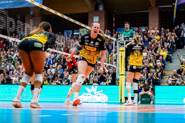 15.04.2026, GER, Volleyball, 1.Bl, Frauen, Saison 25 26, Finale PlayOff (Best of 5), VfB 91 Suhl Lotto Thueringen - Dresdner SC Lara Nagels (VfB 91 Suhl Lotto Thueringen) beim Jubel 98527 Suhl Sporthalle Wolfsgrube Thüringen Deutschland