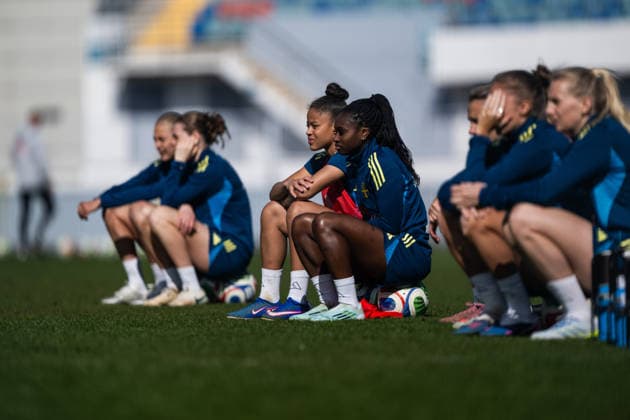 260416 Felicia Schröder and Monica Jusu Bah of the Swedish women s national football team during a training session on April 16, 2026 in Gothenburg. Photo: Mathias Bergeld BILDBYRAN kod MB MB1364 fotboll football soccer fotball vm-kval kval fifa womens world cup qualifier qualifier träning practice training sverige sweden dam bbeng women kvinner Copyright: MATHIASxBERGELD BB260416MB046