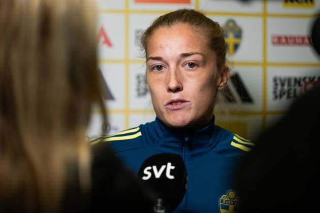 260416 Filippa Angeldahl of Sweden of the Swedish women s national football team is interviewed in the mixed zone on April 16, 2026 in Gothenburg. Photo: Mathias Bergeld BILDBYRAN kod MB MB1364 fotboll football soccer fotball vm-kval kval fifa womens world cup qualifier qualifier intervju interview sverige sweden dam bbeng women kvinner Copyright: MATHIASxBERGELD BB260416MB067