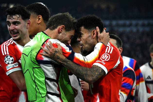 15.04.2026, Allianz Arena, München, Championsleague, FC Bayern München vs Real Madrid , im Bild Die Spieler von Bayern München freuen sich über den Sieg gegen Real Madrid. Leon Goretzka (München), Luis Diaz (München) (Photo by Midori Ikenouchi Hasan Bratic DeFodi Images) -