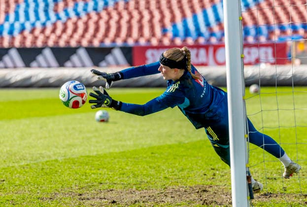 GOTHENBURG 20260416 Tove Enblom during Monday s training at Ullevi in Gothenburg ahead of Saturday s World Cup qualifying match against Serbia at the National Arena in Stockholm GÖTEBORG SWEDEN x9200x