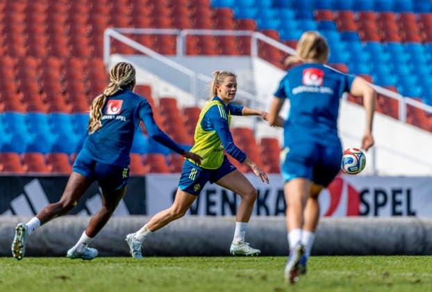 GOTHENBURG 20260416 Fridolina Rolfö during Monday s training at Ullevi in Gothenburg ahead of Saturday s World Cup qualifying match against Serbia at the National Arena in Stockholm GÖTEBORG SWEDEN x9200x