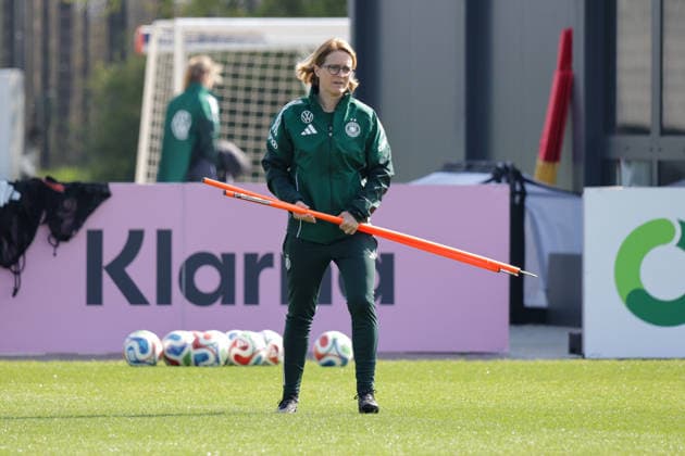 16.04.2026, xgrfx, Fussball DFB-Medientermine, Deutsche Frauennationalmannschaft - Training v.l. Saskia Bartusiak (Deutsche Frauennationalmannschaft) (DFL DFB REGULATIONS PROHIBIT ANY USE OF PHOTOGRAPHS as IMAGE SEQUENCES and or QUASI-VIDEO) Herzogenaurach