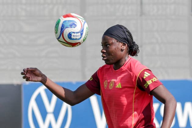 16.04.2026, xgrfx, Fussball DFB-Medientermine, Deutsche Frauennationalmannschaft - Training v.l. Nicole Anyomi (Deutsche Frauennationalmannschaft) (DFL DFB REGULATIONS PROHIBIT ANY USE OF PHOTOGRAPHS as IMAGE SEQUENCES and or QUASI-VIDEO) Herzogenaurach