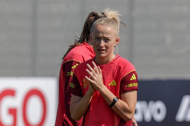 16.04.2026, xgrfx, Fussball DFB-Medientermine, Deutsche Frauennationalmannschaft - Training v.l. Lea Schüller (Deutsche Frauennationalmannschaft) (DFL DFB REGULATIONS PROHIBIT ANY USE OF PHOTOGRAPHS as IMAGE SEQUENCES and or QUASI-VIDEO) Herzogenaurach