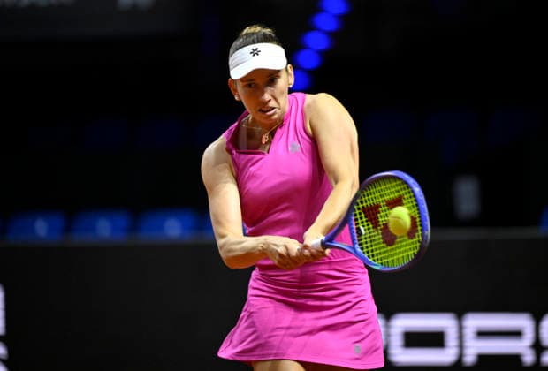 Elise Mertens (BEL) Aktion Tennis Damen Porsche-Cup Porsche Tennis Grand Prix GP Stuttgart 2026 Porsche Arena 11-19.04.2026 DFL REGULATIONS PROHIBIT ANY USE OF PHOTOGRAPHS AS IMAGE SEQUENCES AND OR QUASI-VIDEO Tennis Damen Porsche-Cup Porsche Tennis Grand Prix GP Stuttgart 2026