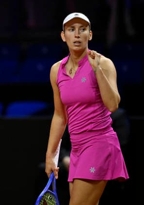 Elise Mertens (BEL) Jubel Freude Emotion Tennis Damen Porsche-Cup Porsche Tennis Grand Prix GP Stuttgart 2026 Porsche Arena 11-19.04.2026 DFL REGULATIONS PROHIBIT ANY USE OF PHOTOGRAPHS AS IMAGE SEQUENCES AND OR QUASI-VIDEO Tennis Damen Porsche-Cup Porsche Tennis Grand Prix GP Stuttgart 2026