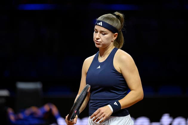 Karolina Muchova (CZE) enttaeuscht Gestik Geste Tennis Damen Porsche-Cup Porsche Tennis Grand Prix GP Stuttgart 2026 Porsche Arena 11-19.04.2026 DFL REGULATIONS PROHIBIT ANY USE OF PHOTOGRAPHS AS IMAGE SEQUENCES AND OR QUASI-VIDEO Tennis Damen Porsche-Cup Porsche Tennis Grand Prix GP Stuttgart 2026