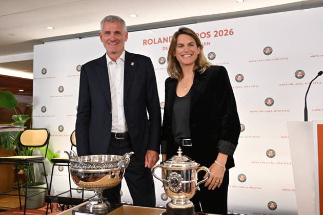 Roland Garros 2026 pre-tournament press conference, PK, Pressekonferenz PARIS, FRANCE - APRIL 16: President of French Tennis Federation FFT Gilles Moretton (L) and Amelie Mauresmo (R), director of Roland Garros show the trophies during the pre-tournament press conference at the Roland Garros Stadium in Paris, France on April 16, 2026. Mustafa Yalcin Anadolu Paris France. Editorial use only. Please get in touch for any other usage.  Copyright: x2026xAnadoluxMustafaxYalcinx