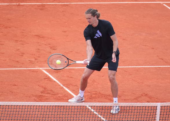 Alexander Zverev trainiert auf einem Aussenplatz, Training Copyright: xJuergenxHasenkopfx