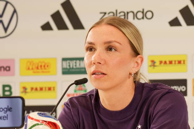 16.04.2026, xgrfx, Fussball DFB-Medientermine, Deutsche Frauennationalmannschaft - Training v.l. Elisa Senß (Deutsche Frauennationalmannschaft) (DFL DFB REGULATIONS PROHIBIT ANY USE OF PHOTOGRAPHS as IMAGE SEQUENCES and or QUASI-VIDEO) Herzogenaurach