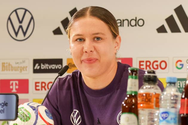 16.04.2026, xgrfx, Fussball DFB-Medientermine, Deutsche Frauennationalmannschaft - Training v.l. Larissa Mühlhaus (Deutsche Frauennationalmannschaft) (DFL DFB REGULATIONS PROHIBIT ANY USE OF PHOTOGRAPHS as IMAGE SEQUENCES and or QUASI-VIDEO) Herzogenaurach