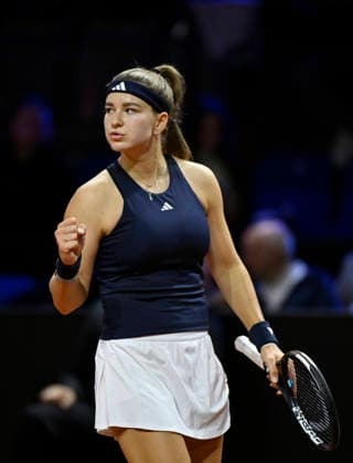Karolina Muchova (CZE) Jubel Freude Emotion Tennis Damen Porsche-Cup Porsche Tennis Grand Prix GP Stuttgart 2026 Porsche Arena 11-19.04.2026 DFL REGULATIONS PROHIBIT ANY USE OF PHOTOGRAPHS AS IMAGE SEQUENCES AND OR QUASI-VIDEO Tennis Damen Porsche-Cup Porsche Tennis Grand Prix GP Stuttgart 2026