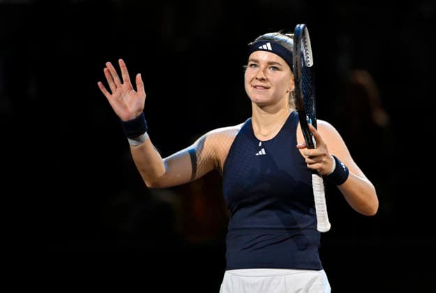 Karolina Muchova (CZE) Jubel Freude Emotion bedankt sich bei Zuschauern Fans Gestik Geste Tennis Damen Porsche-Cup Porsche Tennis Grand Prix GP Stuttgart 2026 Porsche Arena 11-19.04.2026 DFL REGULATIONS PROHIBIT ANY USE OF PHOTOGRAPHS AS IMAGE SEQUENCES AND OR QUASI-VIDEO Tennis Damen Porsche-Cup Porsche Tennis Grand Prix GP Stuttgart 2026