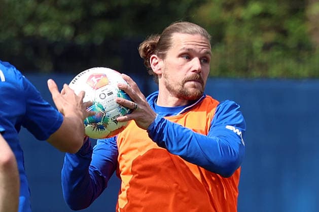 16.04.2026, xrekx, Fussball 2.Bundesliga , Karlsruher SC - Training v.l. Sebastian Jung (Karlsruher SC) (DFL DFB REGULATIONS PROHIBIT ANY USE OF PHOTOGRAPHS as IMAGE SEQUENCES and or QUASI-VIDEO) Karlsruhe