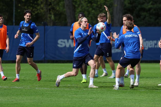 16.04.2026, xrekx, Fussball 2.Bundesliga , Karlsruher SC - Training v.l. David Herold (Karlsruher SC) (DFL DFB REGULATIONS PROHIBIT ANY USE OF PHOTOGRAPHS as IMAGE SEQUENCES and or QUASI-VIDEO) Karlsruhe
