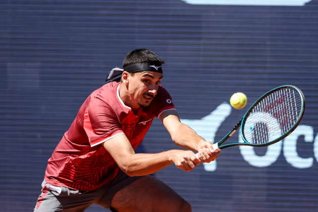 April 16, 2026, Barcelona, Barcelona, Spain: Lorenzo Sonego of Italy in action against Andrey Rublev of Russia during the Round of 16 tennis match of the Barcelona Open Banc Sabadell - Conde Godo 2026 Day 6 at Real Club de Tenis Barcelona on April 16, 2026 in Barcelona, Spain. Barcelona Spain - ZUMAa181 20260416_zaa_a181_046 Copyright: xJavierxBorregox