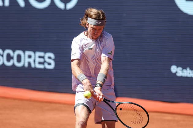 April 16, 2026, Barcelona, Barcelona, Spain: Andrey Rublev of Russia in action against Lorenzo Sonego of Italy during the Round of 16 tennis match of the Barcelona Open Banc Sabadell - Conde Godo 2026 Day 6 at Real Club de Tenis Barcelona on April 16, 2026 in Barcelona, Spain. Barcelona Spain - ZUMAa181 20260416_zaa_a181_074 Copyright: xJavierxBorregox
