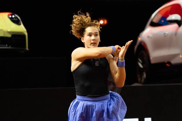Mirra Andreeva (RUS) im Bild am Ball, Aktion, GER, Alycia Parks vs. Mirra Andreeva, Tennis, ATP, Tennis Herren Turnier, WTA, Tennis Damen 500, Porsche Tennis Grand-Prix, 15.04.2026, GER, Alycia Parks vs. Mirra Andreeva, Tennis, ATP-Turnier, WTA 500, Porsche Tennis Grand-Prix, 15.04.2026, Stuttgart Copyright: xEibner-Pressefoto EdwardxCheungx EP_ECG