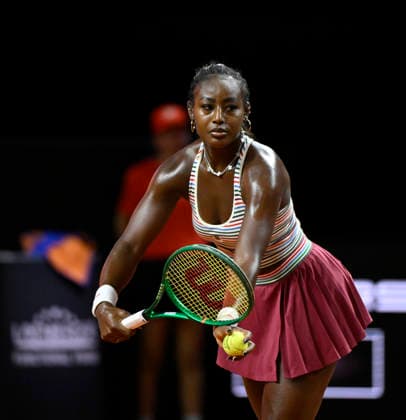 Alycia Parks (USA) Aktion Aufschlag Tennis Damen Porsche-Cup Porsche Tennis Grand Prix GP Stuttgart 2026 Porsche Arena 11-19.04.2026 DFL REGULATIONS PROHIBIT ANY USE OF PHOTOGRAPHS AS IMAGE SEQUENCES AND OR QUASI-VIDEO Tennis Damen Porsche-Cup Porsche Tennis Grand Prix GP Stuttgart 2026