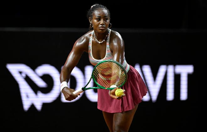 Alycia Parks (USA) Aktion Aufschlag Tennis Damen Porsche-Cup Porsche Tennis Grand Prix GP Stuttgart 2026 Porsche Arena 11-19.04.2026 DFL REGULATIONS PROHIBIT ANY USE OF PHOTOGRAPHS AS IMAGE SEQUENCES AND OR QUASI-VIDEO Tennis Damen Porsche-Cup Porsche Tennis Grand Prix GP Stuttgart 2026