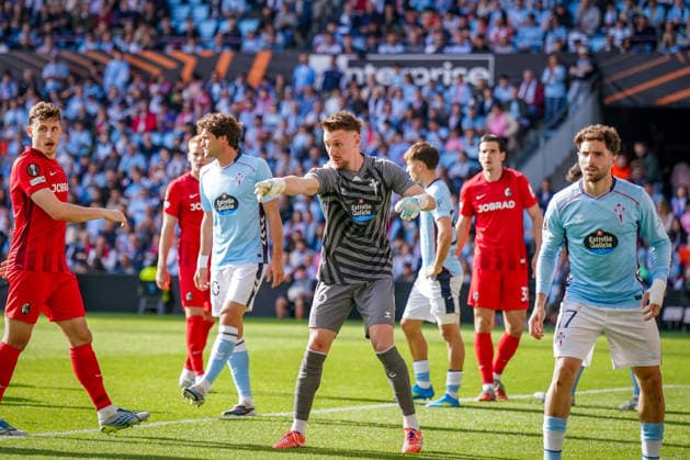 Spanien: Fussball UEFA Europa-League 2025 - 2026, Viertelfinale (Rückspiel) - Celta Vigo vs SC Freiburg - Balaidos (Vigo): Ionut Radu (Celta Vigo, 13) Copyright: xJOERANxSTEINSIEKx