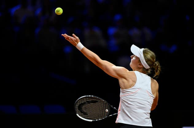 Liudmila Samsonova (RUS) Aktion Aufschlag Tennis Damen Porsche-Cup Porsche Tennis Grand Prix GP Stuttgart 2026 Porsche Arena 11-19.04.2026 DFL REGULATIONS PROHIBIT ANY USE OF PHOTOGRAPHS AS IMAGE SEQUENCES AND OR QUASI-VIDEO Tennis Damen Porsche-Cup Porsche Tennis Grand Prix GP Stuttgart 2026