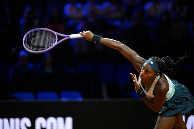 Coco Gauff (USA) Aktion Aufschlag Tennis Damen Porsche-Cup Porsche Tennis Grand Prix GP Stuttgart 2026 Porsche Arena 11-19.04.2026 DFL REGULATIONS PROHIBIT ANY USE OF PHOTOGRAPHS AS IMAGE SEQUENCES AND OR QUASI-VIDEO Tennis Damen Porsche-Cup Porsche Tennis Grand Prix GP Stuttgart 2026